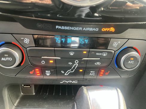 Used 2017 Ford Focus Titanium w/ Titanium Technology Package image 17