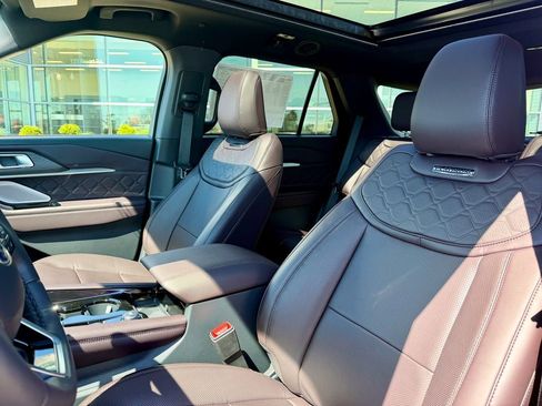 New 2026 Ford Explorer Platinum image 10