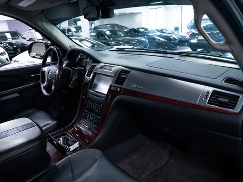 Used 2010 Cadillac Escalade 4WD Hybrid image 23