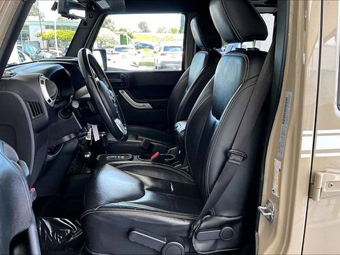 Used 2017 Jeep Wrangler Unlimited Sahara w/ Quick Order Package 24E Chief AWD/4WD image 21