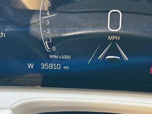 Used 2024 Cadillac XT4 Luxury w/ Cold Weather Package AWD/4WD image 21