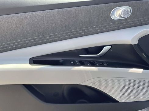 New 2026 Hyundai Elantra Limited image 13