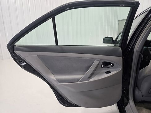 Used 2009 Toyota Camry LE image 18