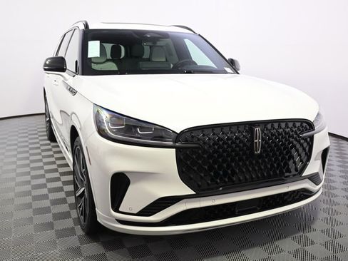 New 2026 Lincoln Aviator Black Label AWD/4WD image 9