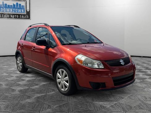 Used 2011 Suzuki SX4 AWD Hatchback image 4