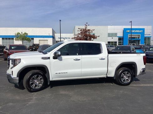Used 2025 GMC Sierra 1500 SLT AWD/4WD image 7