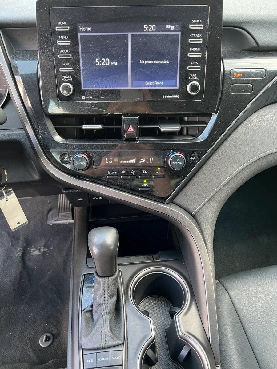 Used 2024 Toyota Camry SE FWD image 17