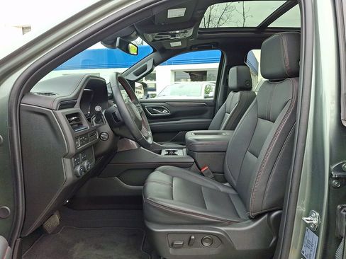 Used 2024 Chevrolet Suburban RST w/ Luxury Package AWD/4WD image 14