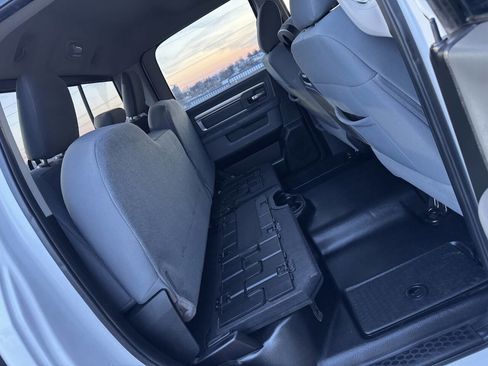 Used 2017 RAM 1500 Classic SLT image 35