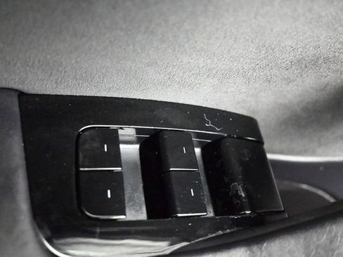 Used 2019 Tesla Model 3 Mid Range image 23