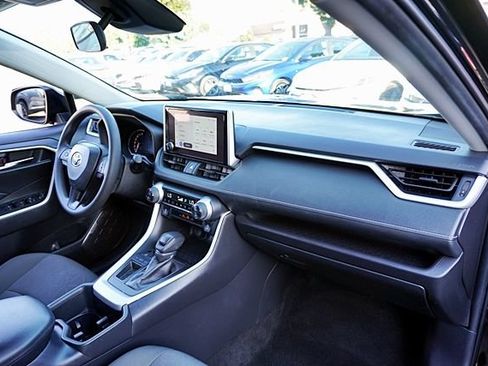 Used 2024 Toyota RAV4 XLE FWD image 11