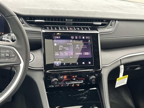 New 2026 Jeep Grand Cherokee Laredo X AWD/4WD image 21