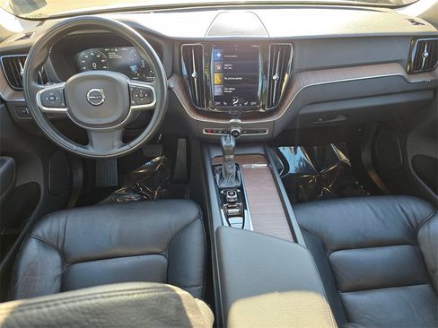 Used 2021 Volvo XC60 T5 Momentum w/ Advanced Package image 52