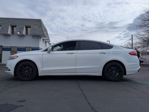 Used 2017 Ford Fusion SE image 7