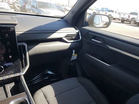 New 2026 GMC Acadia Elevation image 15