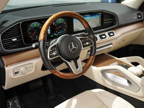 Used 2023 Mercedes-Benz GLS 450 4MATIC image 16