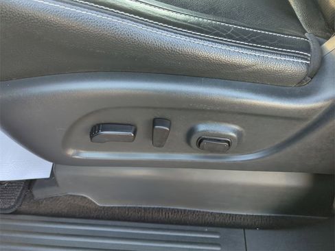 Used 2019 Nissan Titan PRO-4X w/ Pro-4x Convenience Package image 18