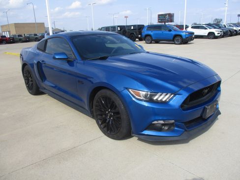 Used 2017 Ford Mustang GT w/ GT Performance Package image 7