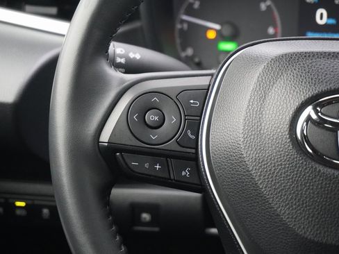 Used 2023 Toyota Corolla SE w/ SE Package image 14