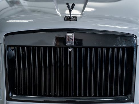 Used 2019 Rolls-Royce Cullinan image 17