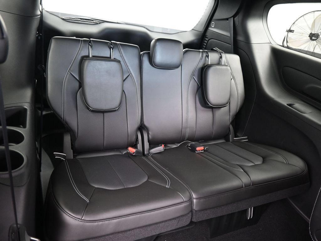 New 2026 Chrysler Pacifica Select FWD image 34