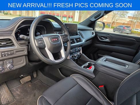 Certified 2024 GMC Yukon XL SLT w/ SLT Luxury Package image 8