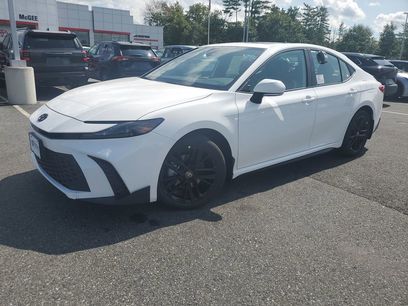 New 2025 Toyota Camry SE w/ Convenience Package
