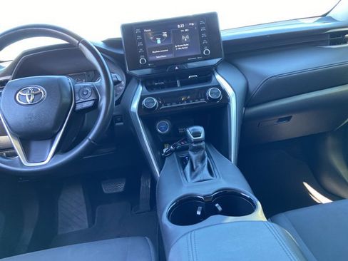 Used 2021 Toyota Venza LE image 15