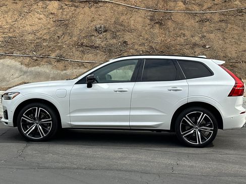 Used 2021 Volvo XC60 T8 R-Design w/ Advanced Package AWD/4WD image 7