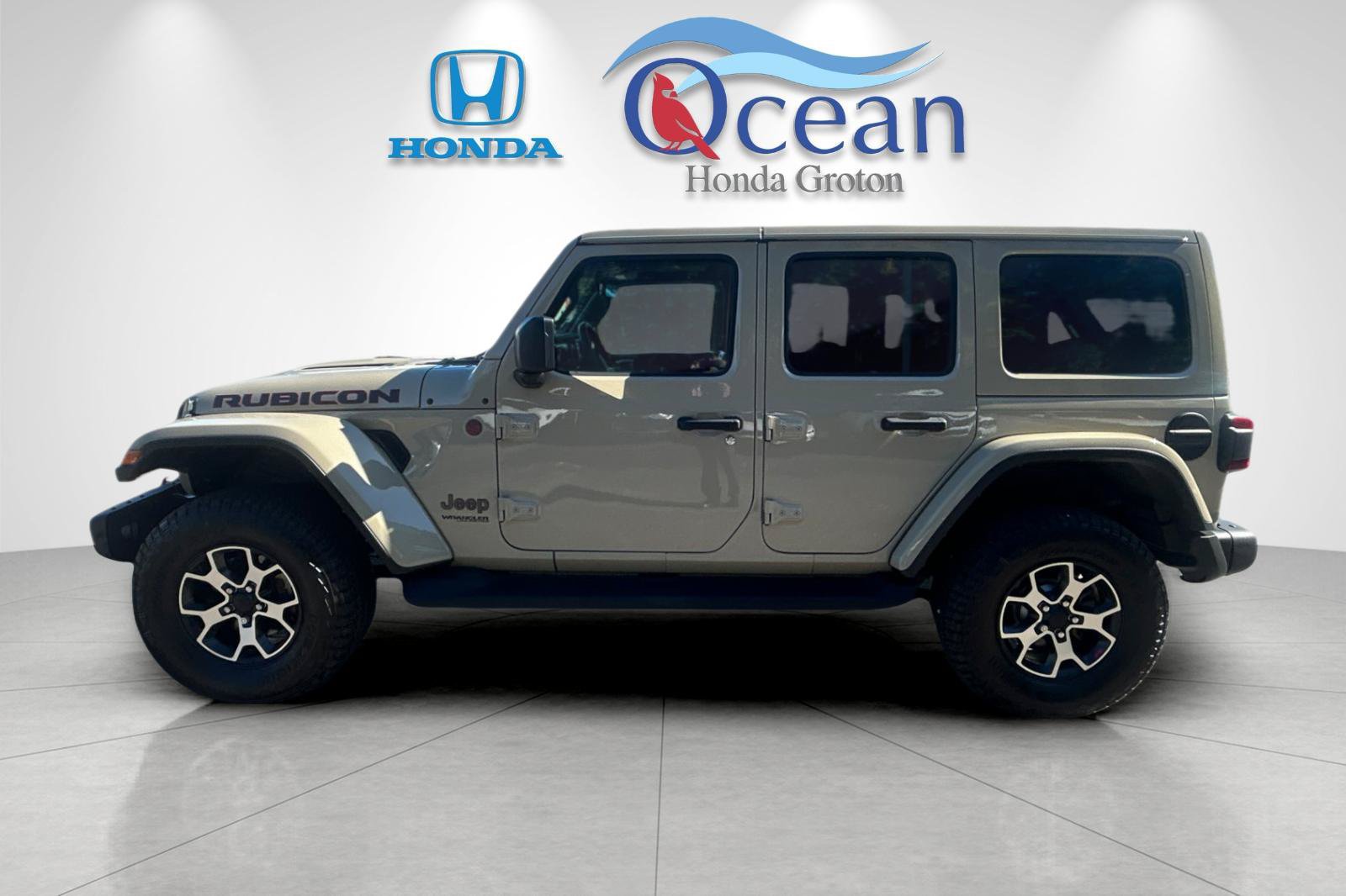 Used 2022 Jeep Wrangler Unlimited Rubicon w/ Steel Bumper Group AWD/4WD image 6