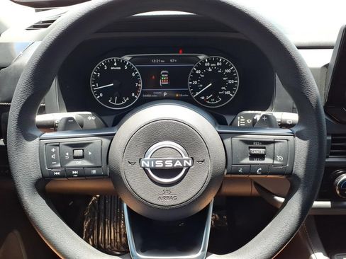 Used 2024 Nissan Pathfinder S FWD image 15