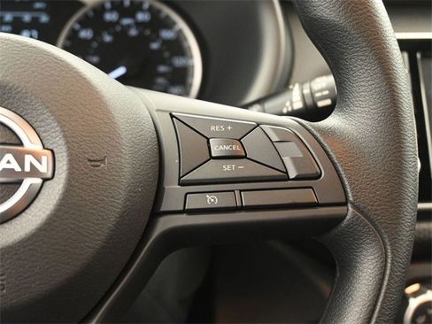 New 2025 Nissan Kicks Play S image 2