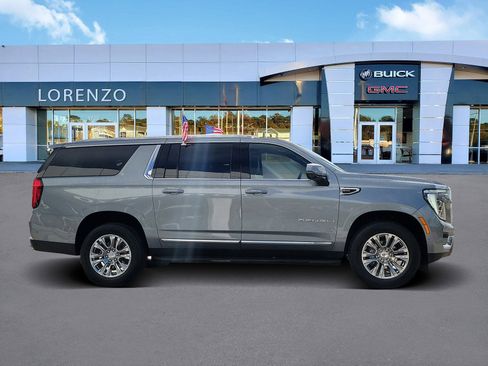 Used 2025 GMC Yukon XL Denali image 4
