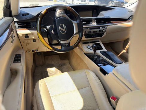 Used 2013 Lexus ES 350 w/ Luxury Pkg FWD image 9