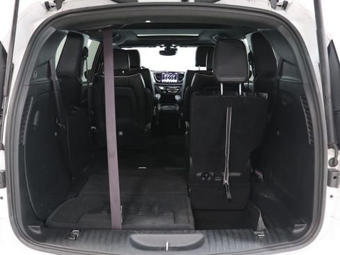 Used 2025 Chrysler Pacifica Limited FWD image 35