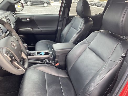 Certified 2022 Toyota Tacoma TRD Sport image 11