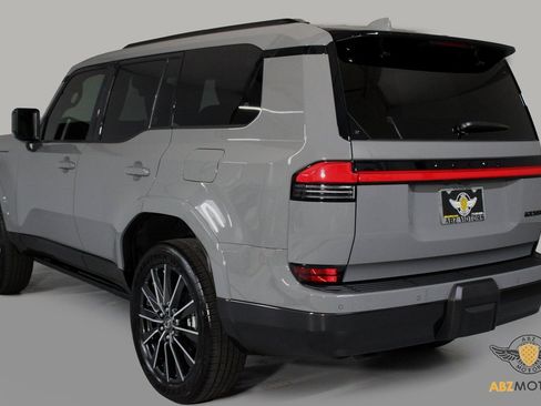 Used 2025 Lexus GX 550 image 7