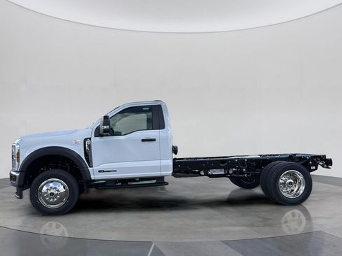 New 2026 Ford F550 4x4 Regular Cab Super Duty w/ XL Chrome Package image 3