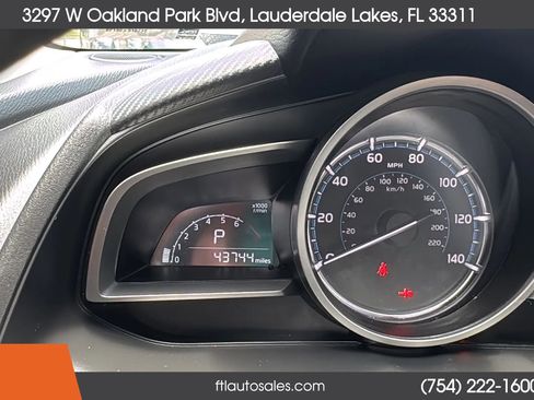 Used 2019 Toyota Yaris LE FWD image 47