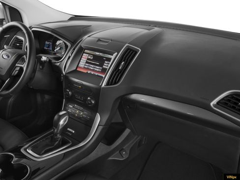 Used 2017 Ford Edge Titanium w/ Technology Package FWD image 5