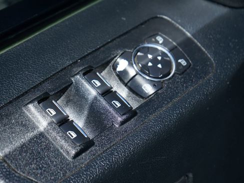 Used 2019 Ford F150 Lariat w/ Equipment Group 502A Luxury AWD/4WD image 15