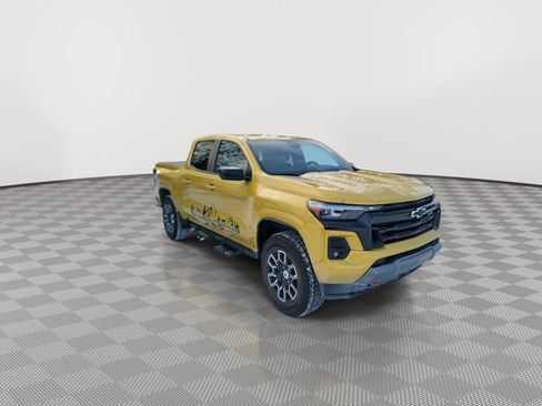 Used 2023 Chevrolet Colorado Z71 w/ Z71 Convenience Package 2 image 2