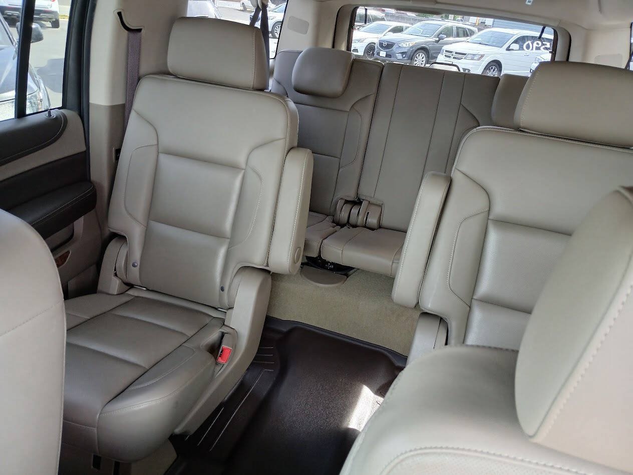 Used 2017 Chevrolet Suburban Premier AWD/4WD image 11