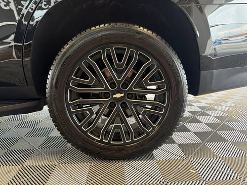 Used 2021 Chevrolet Tahoe Premier w/ Premium Package AWD/4WD image 8