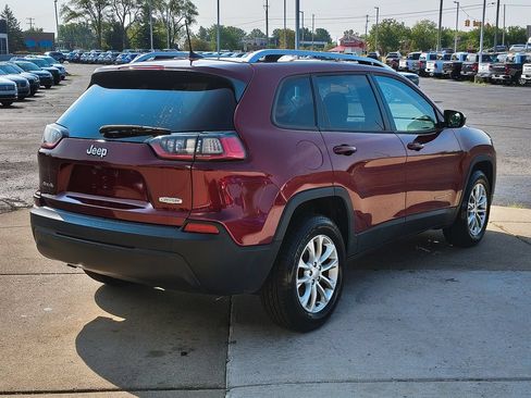 Used 2020 Jeep Cherokee Latitude w/ Cold Weather Group AWD/4WD image 5