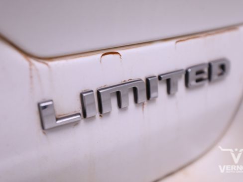 Used 2023 Jeep Grand Cherokee Limited w/ Luxury Tech Group II image 12