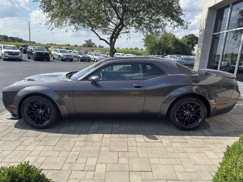 Used 2021 Dodge Challenger R/T Scat Pack RWD image 4