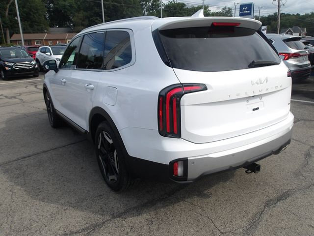 Used 2024 Kia Telluride EX w/ EX Captain's Chair Package AWD/4WD image 5