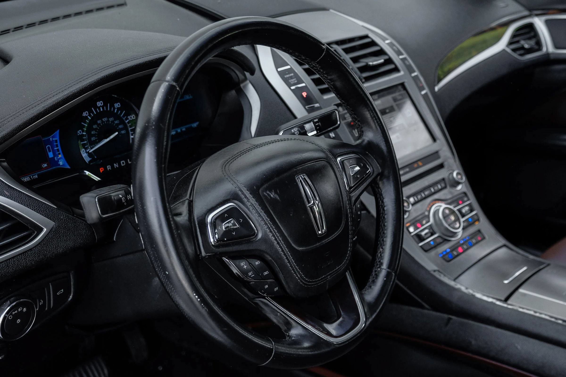 Used 2017 Lincoln MKZ Reserve FWD image 24