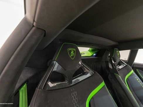 Used 2024 Lamborghini Huracan Tecnica RWD image 26